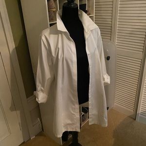 Chico’s White Blouse!Perfect for season transitions. Classic great style/fabric